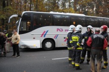 Wypadek podczas wyprzedzania. 2 rannych, 4 uszkodzone pojazdy.