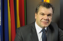 Grzegorz Sawicki: Zbudujmy mieszkania dla młodych małżeństw