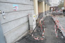 Przedszkolaki nie mają łatwo na Małym Rynku. Zlikwidowano im przejście.