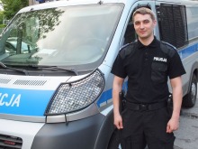 Policjanci uratowali tonącego wędkarza