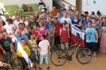 Kibic Odry ruszył w rowerową wyprawę po Polsce, by wesprzeć niepełnosprawnych