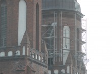Ruszają prace przy naprawie wieży opolskiej katedry