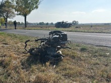 Volkswagen golf rozbił się na drzewie. Nie żyje 19-latek.