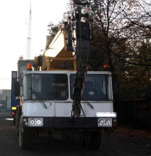 Spowodował kolizję dźwigiem, mając prawie 3 promile!