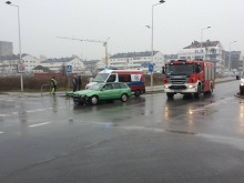 Wypadek na Alei Solidarności, jedna osoba ranna