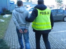 Wyłudzał telefoniczne kody doładowujące. Oszukał ponad 100 osób.