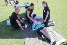 Strażacy szkolą uczniów z pierwszej pomocy