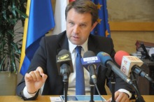 Arkadiusz Wiśniewski krytykuje włodarzy sąsiednich gmin za skargę do premier