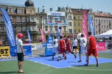 Plac Kopernika areną zmagań koszykarzy