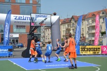 Plac Kopernika areną zmagań koszykarzy