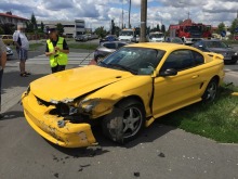 Mustang i skoda zderzyły się na ul. Sosnkowskiego