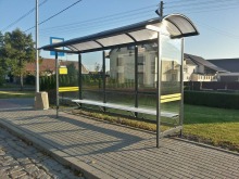 W Opolu stanęły kolejne wiaty przystankowe