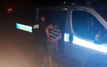 Pił wódkę za kierownicą, proponował "kielicha" przechodniom