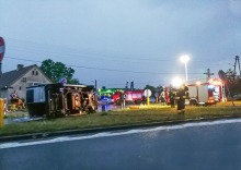 Opel przewrócił się na bok w Łosiowie