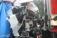 Zderzenie ciężarówek na A4, jedna osoba ranna. Kilkukilometrowy korek