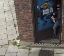 Przegrał wszystkie pieniądze w salonie gier, zaatakował pracownicę i ukradł gotówkę