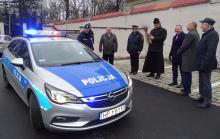 Nowy radiowóz dla policjantów z Brzegu