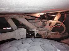 Przerdzewiałe elementy, dziury na wylot - takim autobusem dzieci miały jechać na wycieczkę