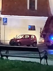 Czołowe zderzenie w centrum Niemodlina. Zginął 25-latek