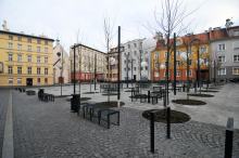 Mieszkańcy skarżą się na parkujących niezgodnie z przepisami na placu św. Sebastiana