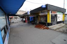 Runęły pamiętne czworaki przy dawnym PKS