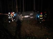 Na DK 46 w pobliżu Grodźca dachował samochód osobowy