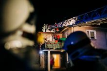 Mężczyzna zasłabł na dachu swojego domu, nie udało się go uratować 