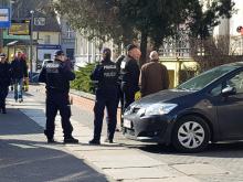 Listonosz przyniósł podejrzaną przesyłkę. Wezwano grupę chemiczną