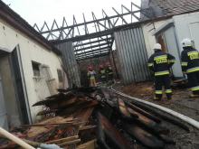 Akcja gaśnicza w Boguszycach. Płonął budynek gospodarczy