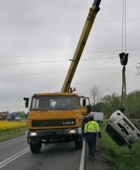 Dachowanie w Namysłowie. "Kierowca trzeźwy ale nierozważny"