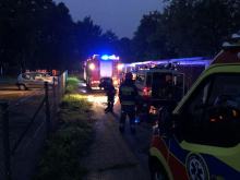 Wypadek na kamionce przy ulicy Luboszyckiej. Z wysokiej skarpy spadła kobieta