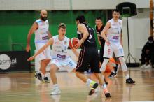 Weegree zatrzymane na własnym parkiecie