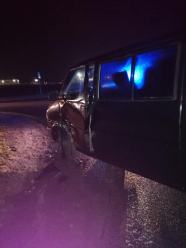 Olszowa: Po zderzeniu jeden z samochodów dachował i wpadł do rowu