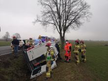 Kierowca busa zasłabł za kierownicą. Samochodem jechało 8 osób