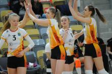 UNI zwycięsko otwiera rywalizację w fazie play-off