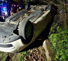 Pościg ulicami Krapkowic. 27 - latek skończył ucieczkę dachując 