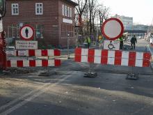 Drogowcy zamknęli przejazd ulicą Oleską. Utrudnienia potrwają do piątku