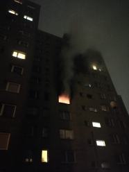 Pożar mieszkania na 4 piętrze na osiedlu Armii Krajowej. Są ofiary śmiertelne