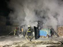 Pożar garażu w Korfantowie. Spłonął samochód