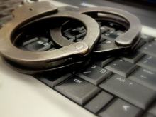 Blisko 40 zarzutów za kradzież w internecie