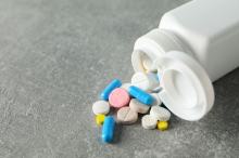 Lek na Alzheimera wycofany z obrotu. Wyrzuć go z apteczki!