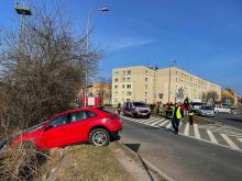 Zderzenie pojazdów na skrzyżowaniu w Opolu. Są utrudnienia 