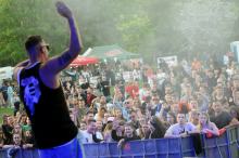 Ruszyły piastonaliowe koncerty na błoniach Politechniki Opolskiej - hip-hop przyciągnął tłumy