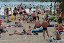 Oficjalnie rozpoczął się sezon kąpielowy. Tłumy na basenie letnim w Opolu