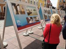 Na opolskim Rynku można oglądać wystawę poświęconą powodzi tysiąclecia