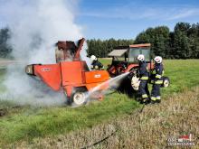 Strażacy wezwani do pożaru prasy do słomy w gminie Dobrodzień
