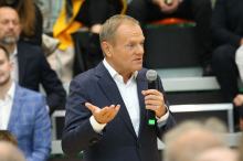 Donald Tusk w Kluczborku: Są minimum trzy powody, żeby odsunąć PiS od władzy
