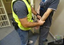 25-latek ukradł artykuły spożywcze, zauważył to policjant po służbie 