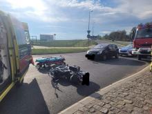 Wypadek z udziałem osobówki i motocykla w okolicach Głębinowa