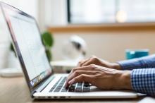 Czym są studia podyplomowe online? Na czym polegają?